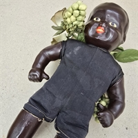 keramik-arme-ben-hoved-stofkrop-negerdukke-gammel-moerkhudet-dukke